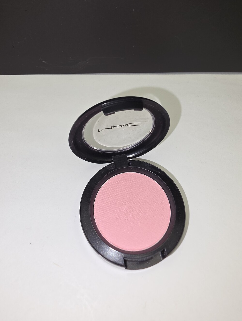 RARE / LIMITED EDITION MAC SATIN POWDER BLUSH - "FUJI"